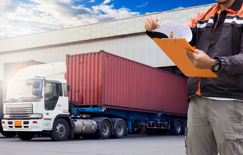 6 Essential Tips to Master Trucking Bookkeeping